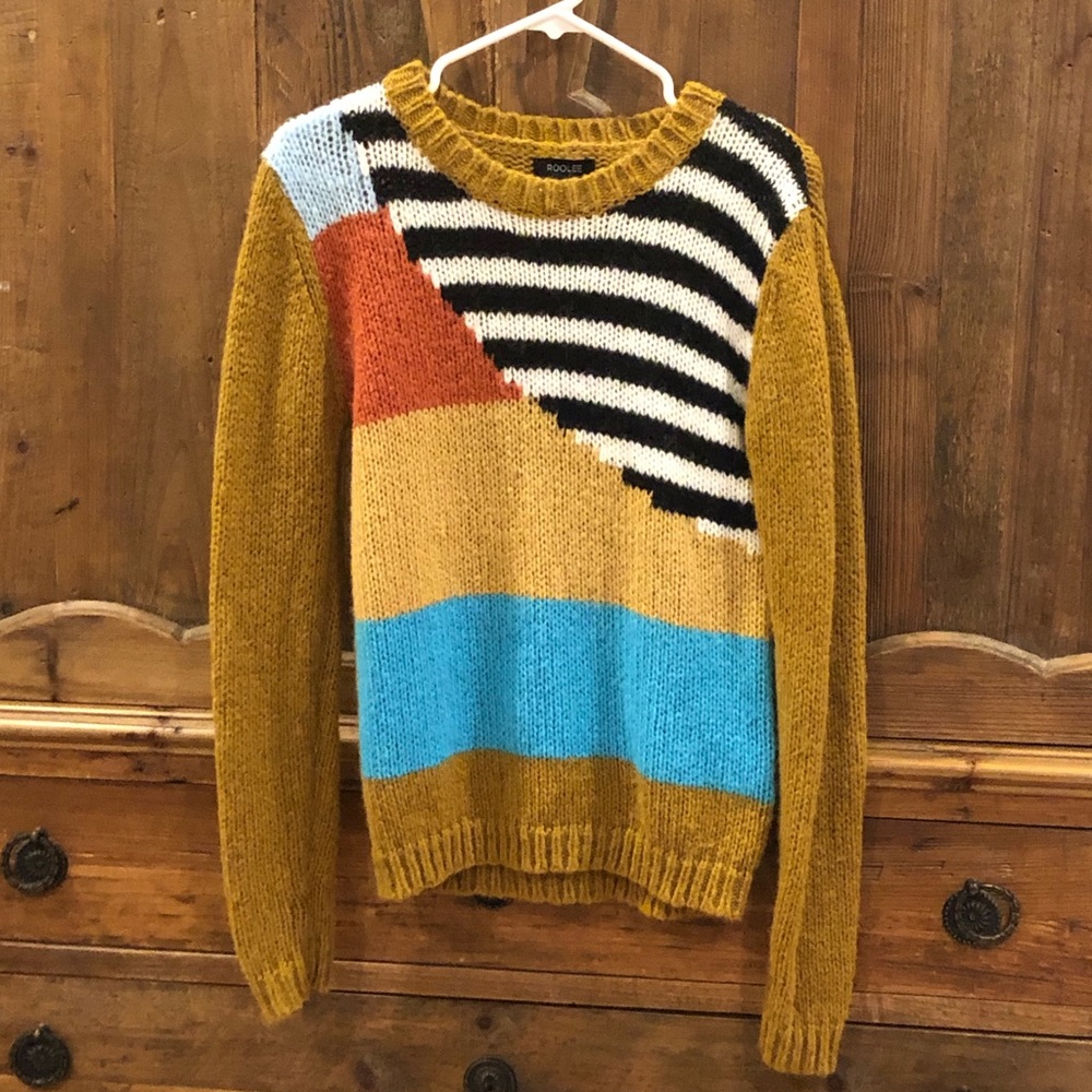 Roolee Sweater Women’s Medium, Runs Small